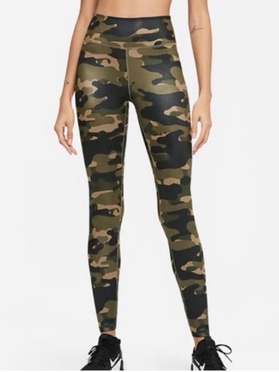 Nike Pants - Nike Women’s Dri-Fit Camo Print Leggings